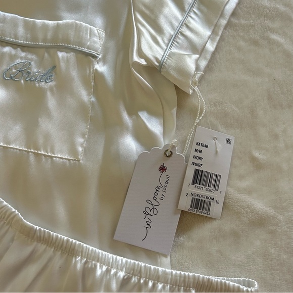 IN BLOOM Bridal Pajama Set - Picture 3 of 15